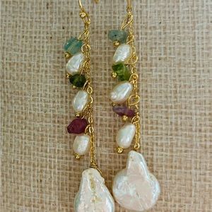 Handmade elegant freshwater pearl gemstone dangle earrings
